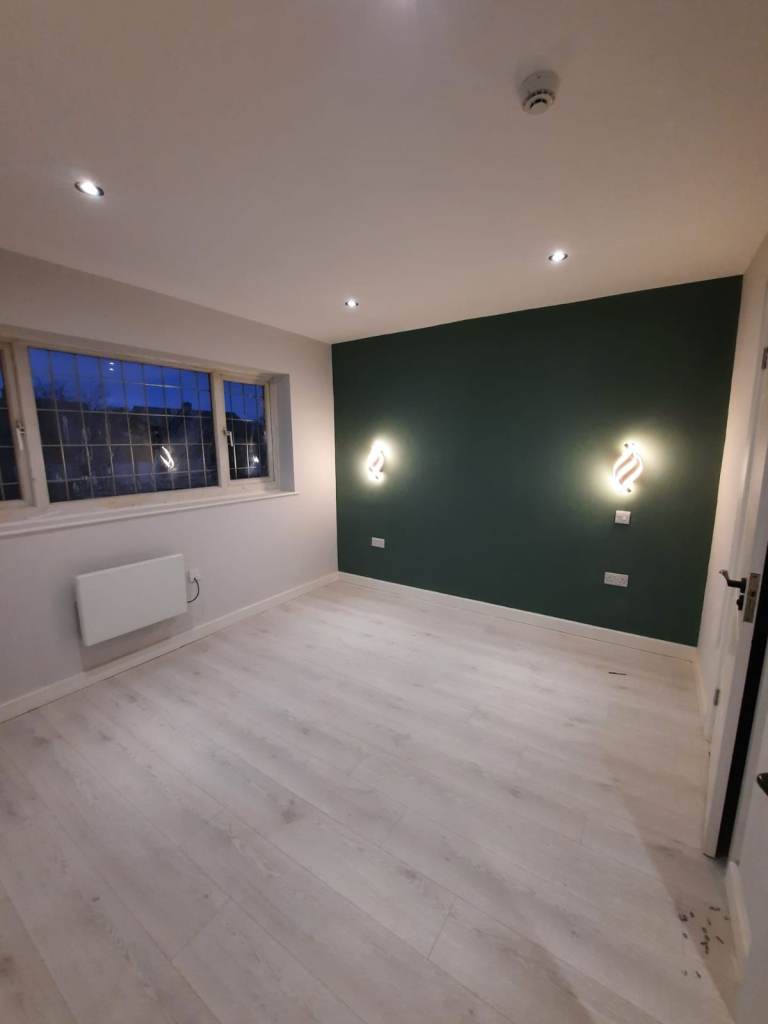HMO Studio to Rent in Hillingdon Area, (UB7 9DU) DSS welcome (over 35 years)