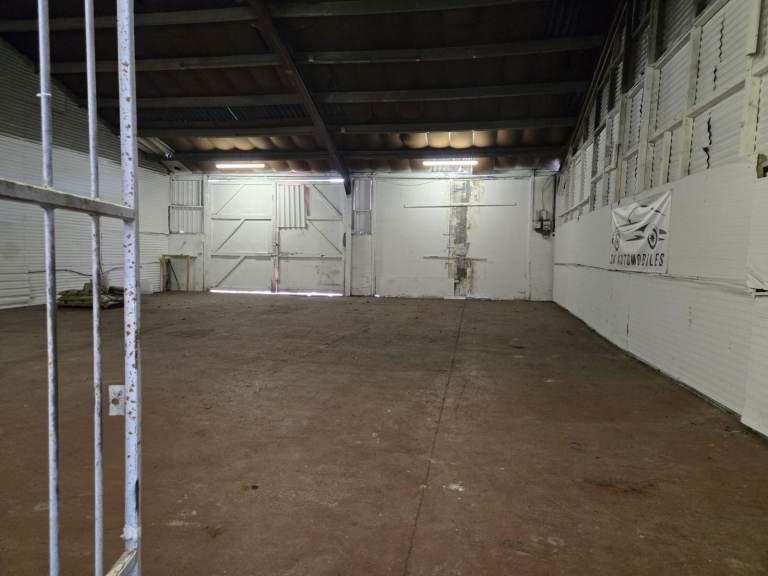Unit 14 - Pentre Industrial Estate 2,305 sq. ft. Commercial Unit | £330 per week |
