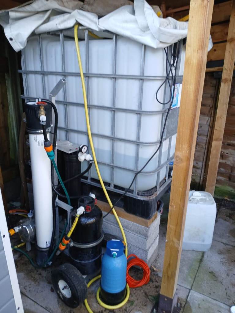 Water filter for window cleaning