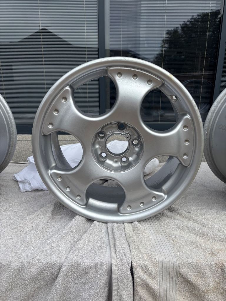 Alloy wheels x 4