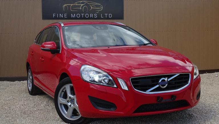 VOLVO V60 1.6 T3 SE Nav Red Auto Petrol 2013