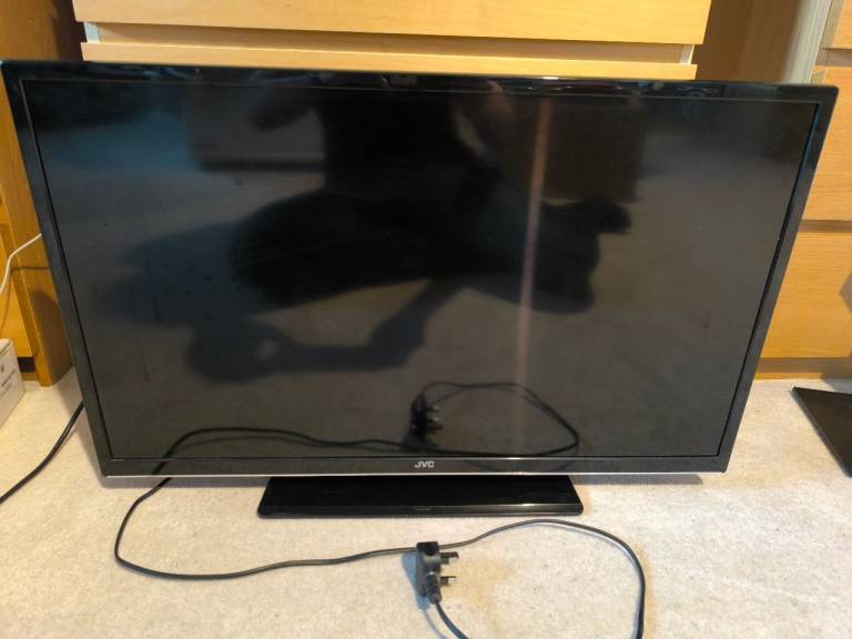 JVC 32" LED Smart TV with remote