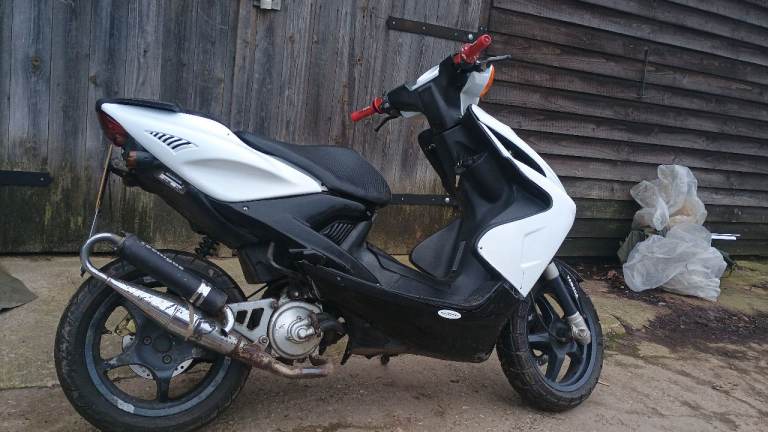 Yamaha aerox 50cc scooter moped long MOT 