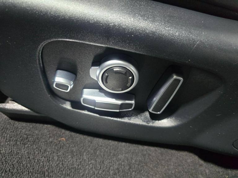 2018 Land Rover Range Rover Velar 3.0 D300 First Edition 5dr Auto ESTATE DIESEL Automatic