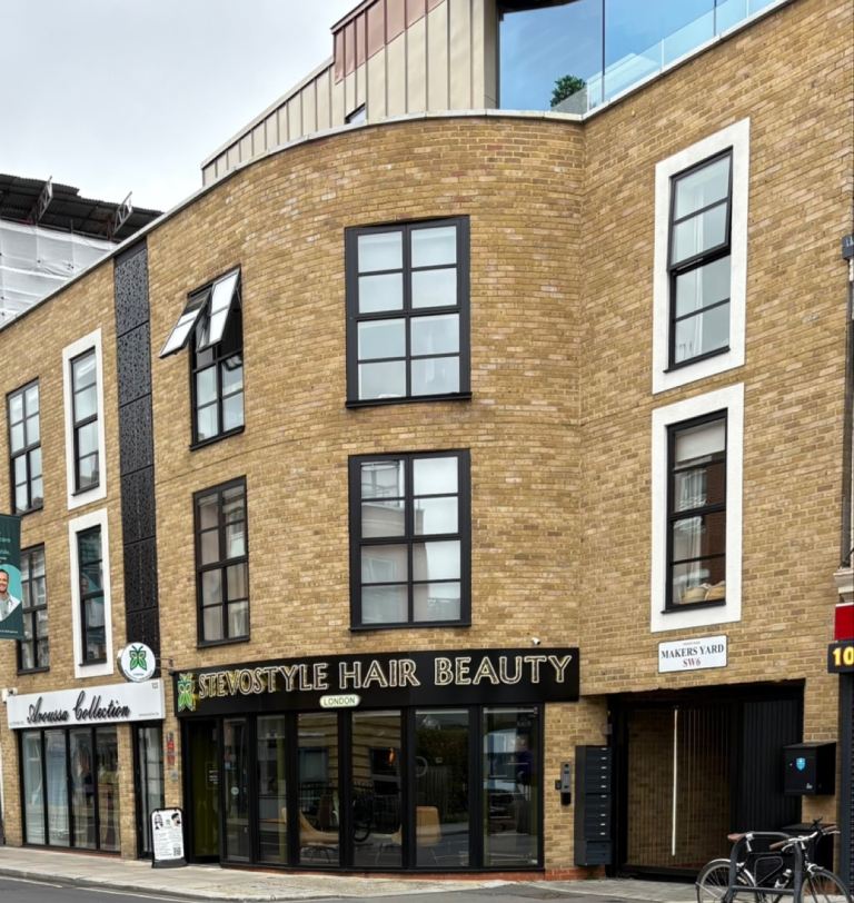 Rent nail space &pravet room  