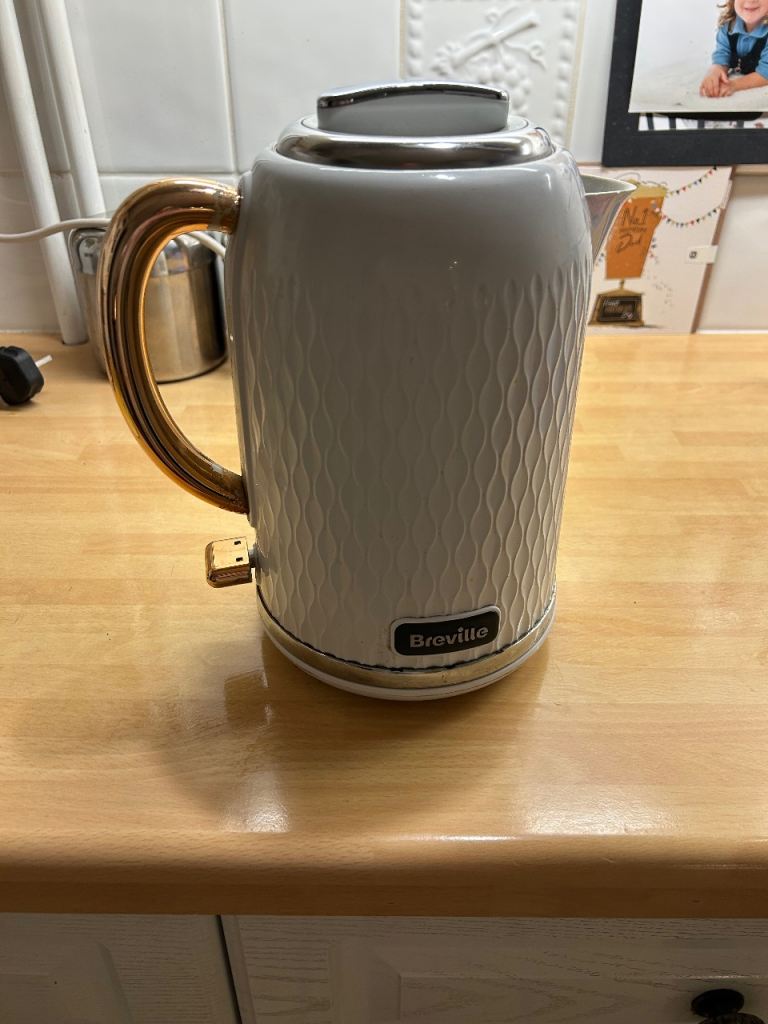 Breville White & Gold Patterned Kettle 