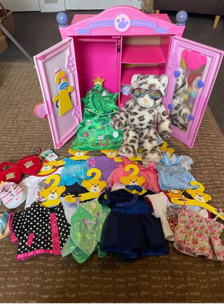 Build a Bear Wardrobe & Clothes & Bear