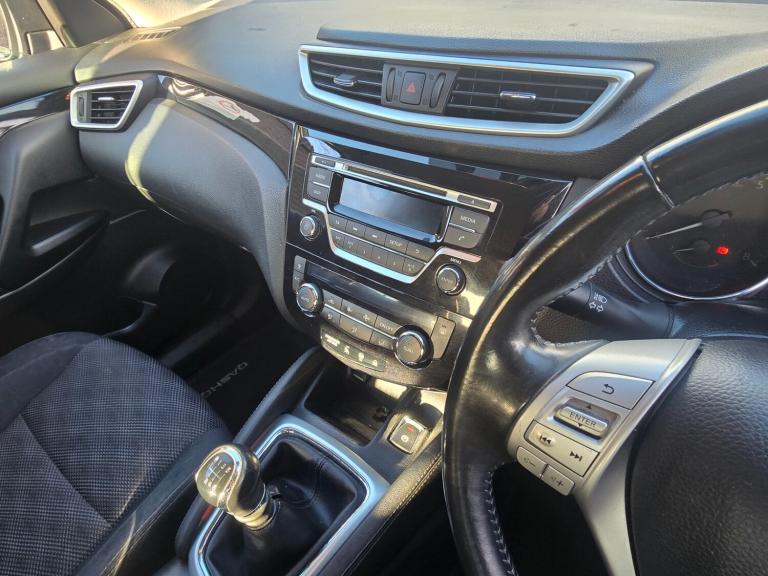 2014 Nissan Qashqai 1.2 DiG-T Acenta 5dr HATCHBACK Petrol Manual
