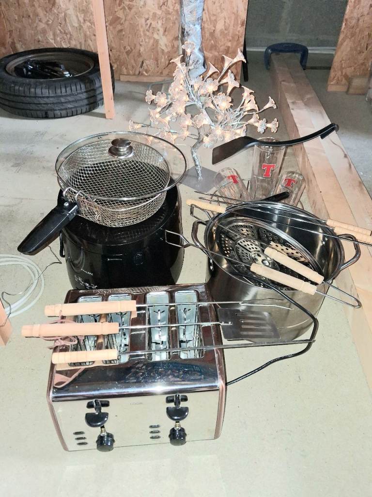 Household, home office, clothing, personal use / bootsale lot