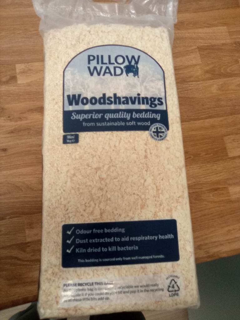 Small pet bedding wood shavings 