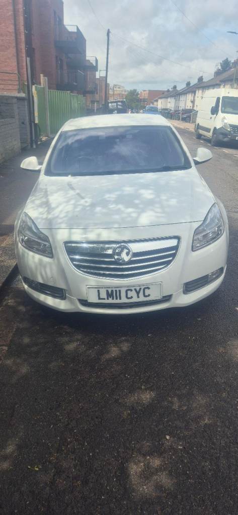Vauxhall, INSIGNIA, Hatchback, 2011, Manual, 1796 (cc), 5 doors