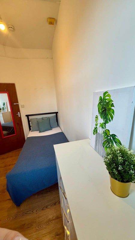 Super Affordable Single Room Available Now In Zone 2