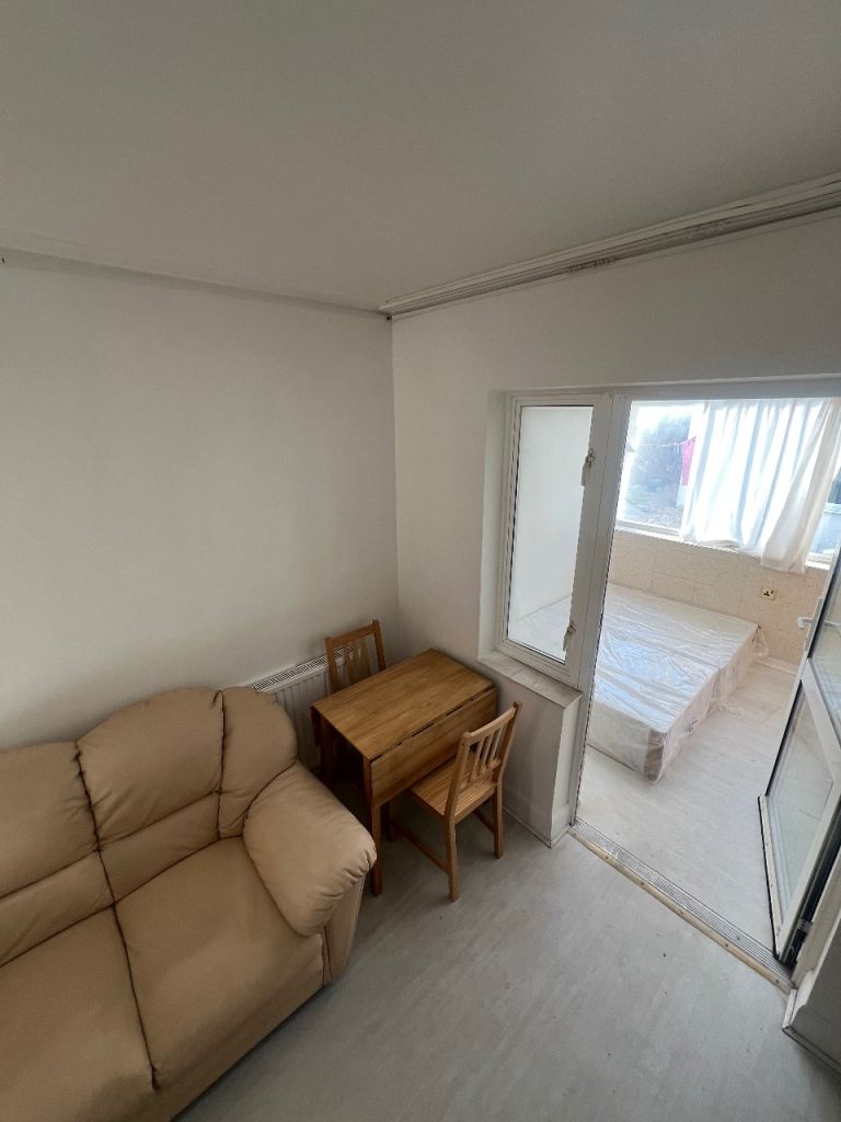 One bedroom flat include bills NW10 DSS