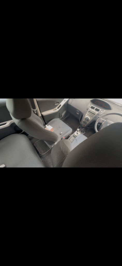 Toyota YARIS, Hatchback, 2010, Semi-Auto, 1329 (cc), 5 doors