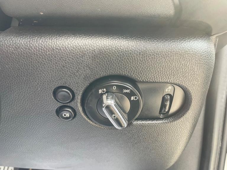  Mini Hatchback 2.0 John Cooper Works 3dr Petrol