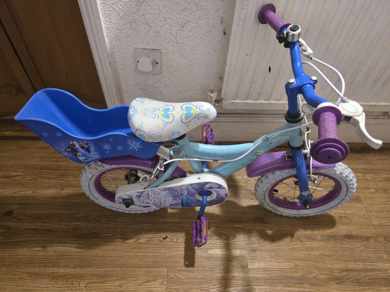 Young girls bike (2yrs to 4 yrs) in fabulous condition.