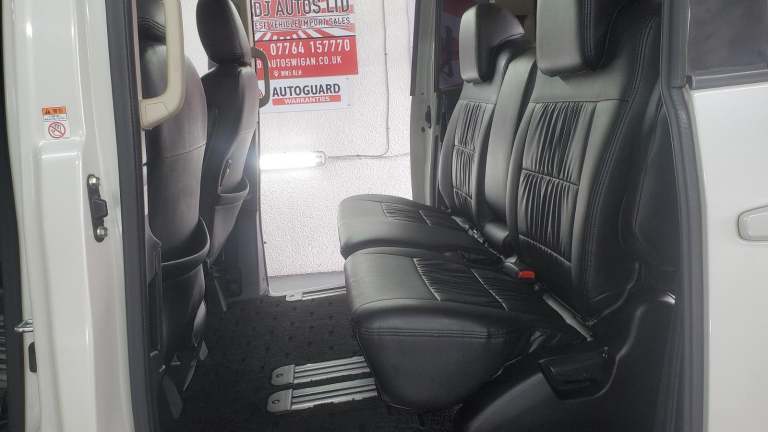Mitsubishi delica d5 2.4 auto petrol 4x4 7 seats fresh japanese import 20 alloy