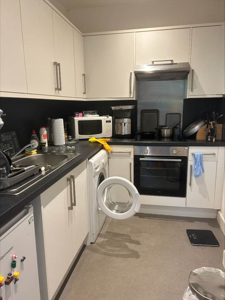 1 bed flat to let in Polwarth 