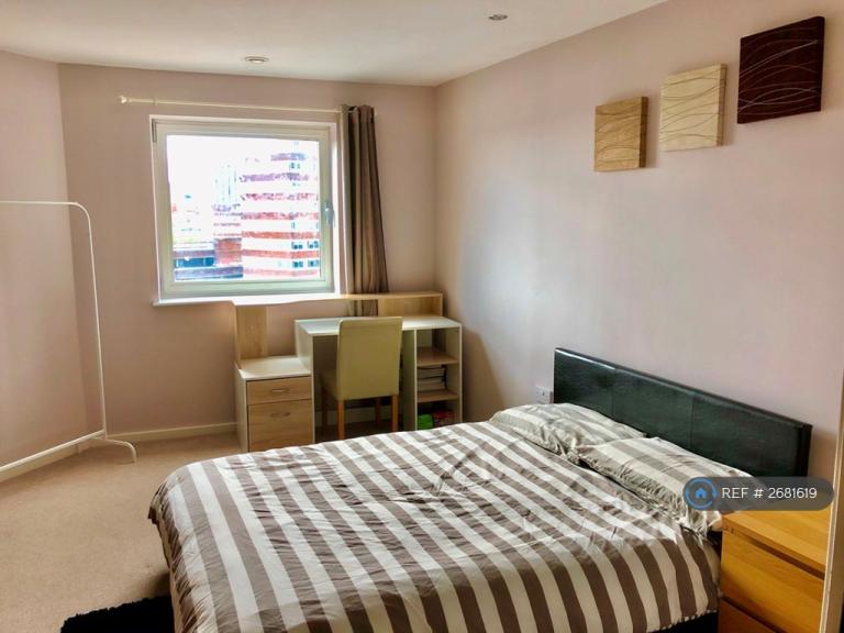 2 bedroom flat in Masshouse Plaza, Birmingham, B5 (2 bed) (#2681619)
