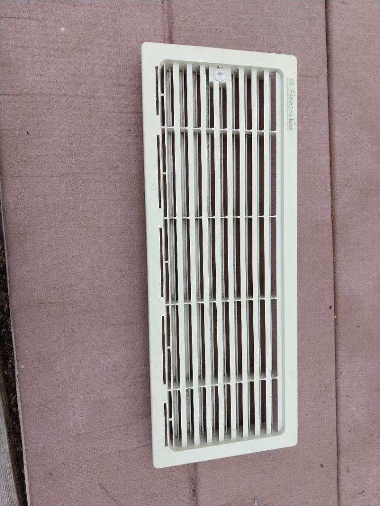 Caravan bottom fridge vent 