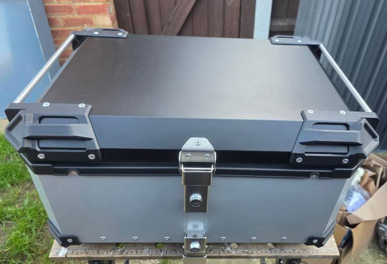 Motorcycle top box 65l 