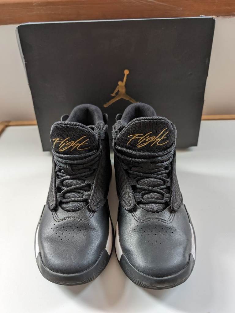 Jordan Max Aura Size 4 