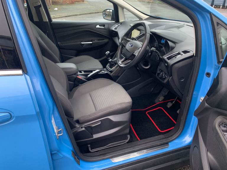 FORD GRAND C-MAX  2017  7 SEATER  NEW BELTS NEW SERVICE NEW  MOT WARRANTY GIVEN