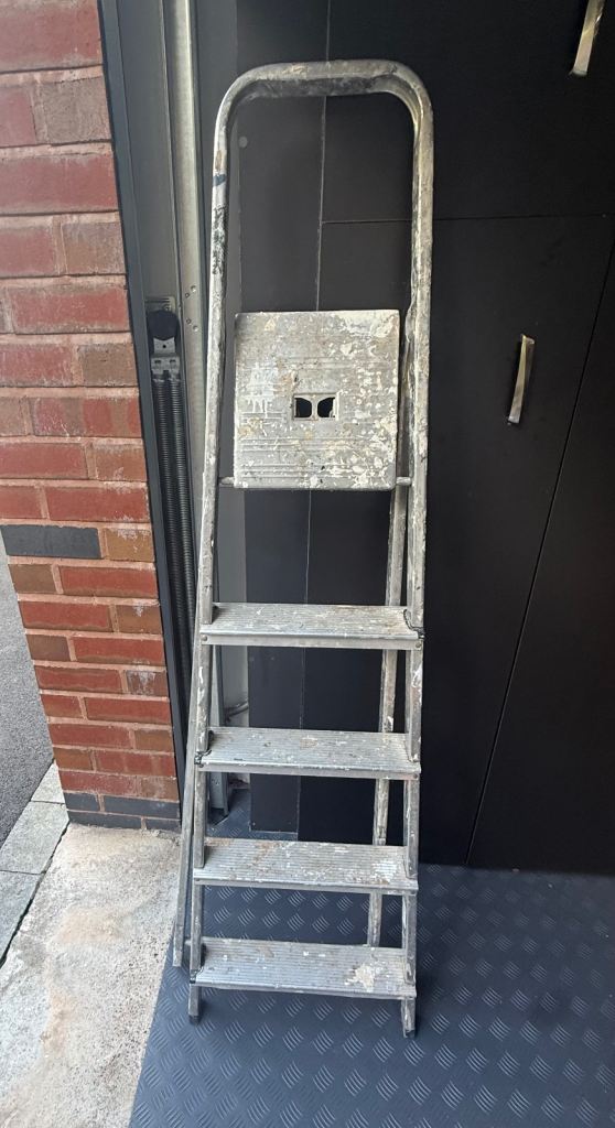 Aluminium Step Ladder with 4 Steps and Platform
