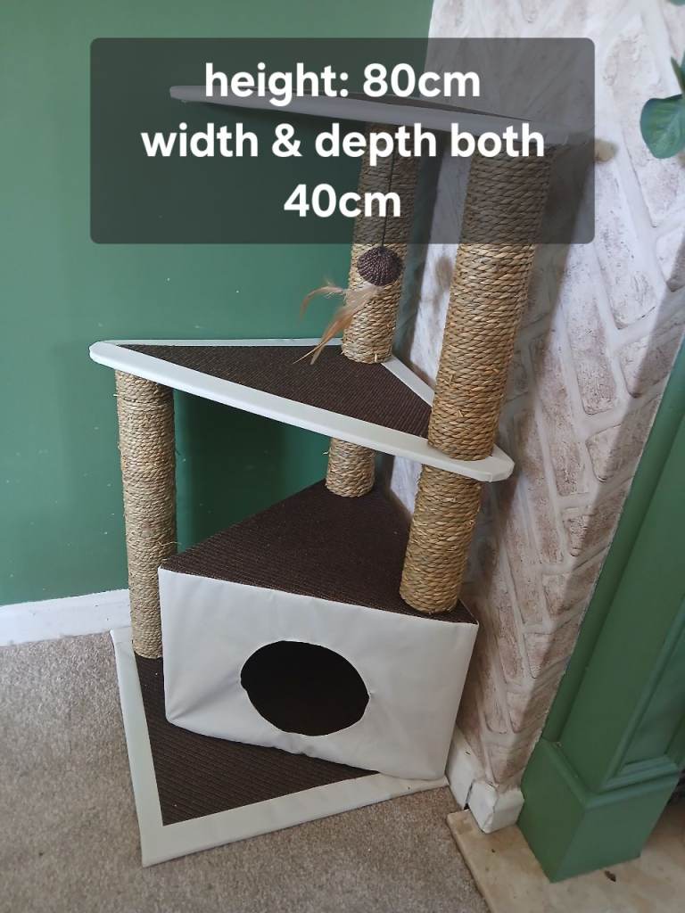 Cat climbing tree/scratch post 
