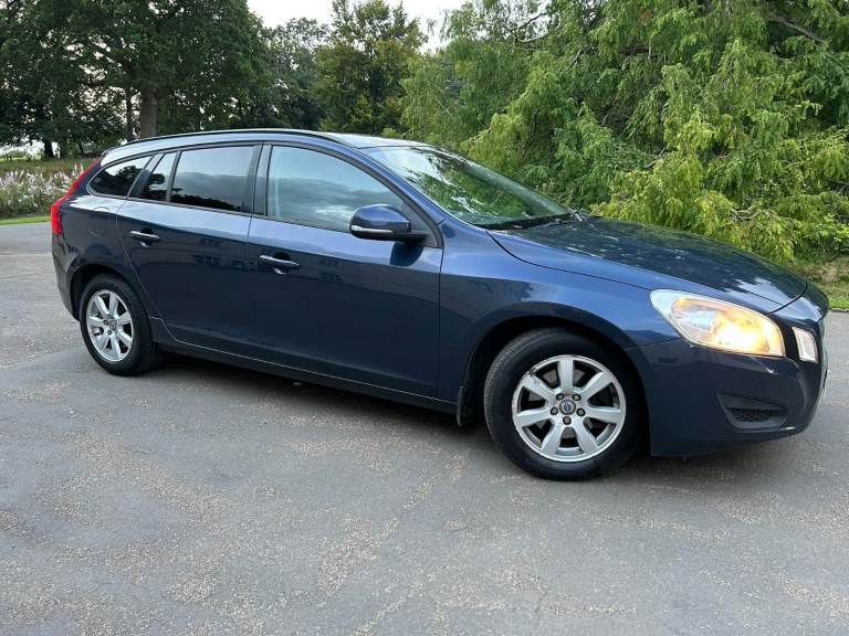 2012 VOLVO V60 SPORTWAGEN 1.6 D DRIVE 115 ES TURBO DIESEL ESTATE,FSH,£35 ROAD TAX.