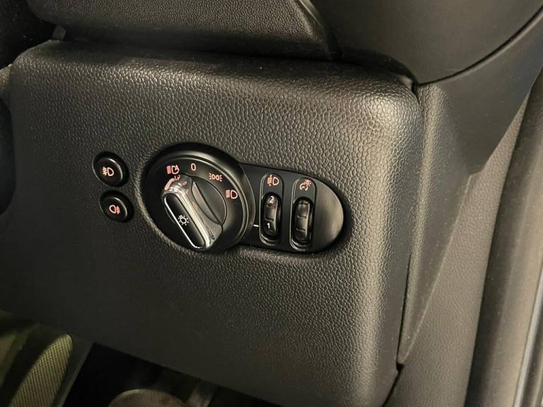 2018 MINI Convertible 1.5 Cooper Convertible 2dr Petrol Steptronic Euro 6 (s/s) (136 ps) Converti...