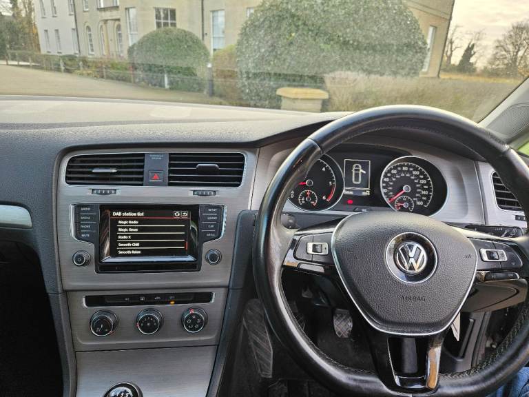 Volkswagen golf 1.6tdi bluemotion technology economy model estate £20 ayear tax FSH