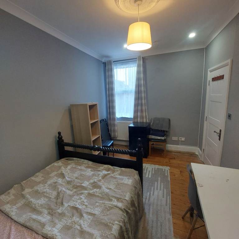 Lovely ground floor room in Chatham, ME4