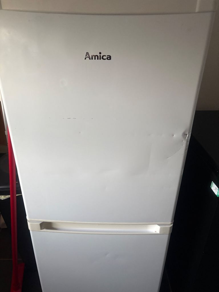 Amica Freestanding Fridge Freezer - White, Good Condition