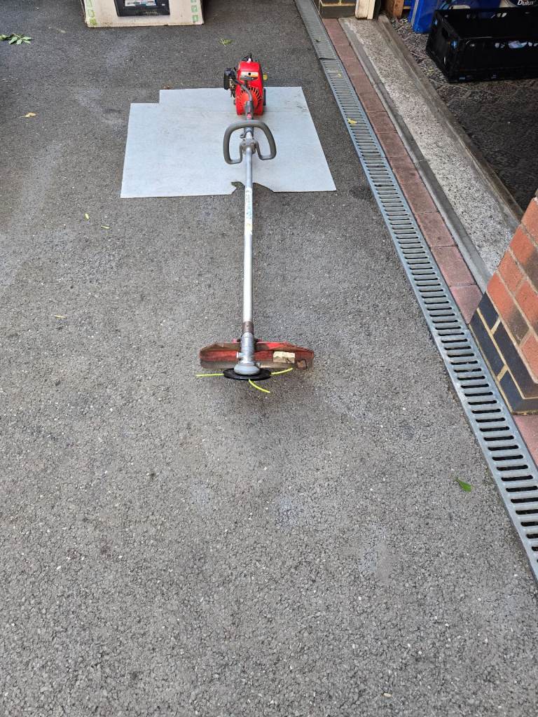 Efco Stark 26 Strimmer  - Good Condition 