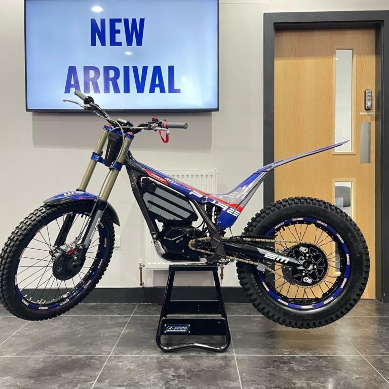 2023 EM EPURE RACE - **EXCELLENT CONDITION** - USED ELECTRIC TRIALS BIKE