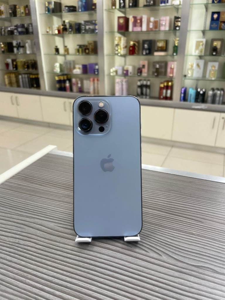 Apple iPhone 13 Pro 512GB Unlocked in Excellent Condition