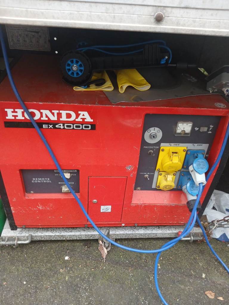 Honda EX 4000 Generator - Red, Good Working Order