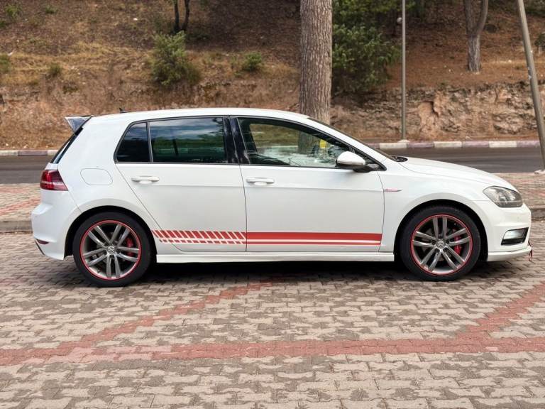 **Volkswagen Golf 7 GTI – 2016**