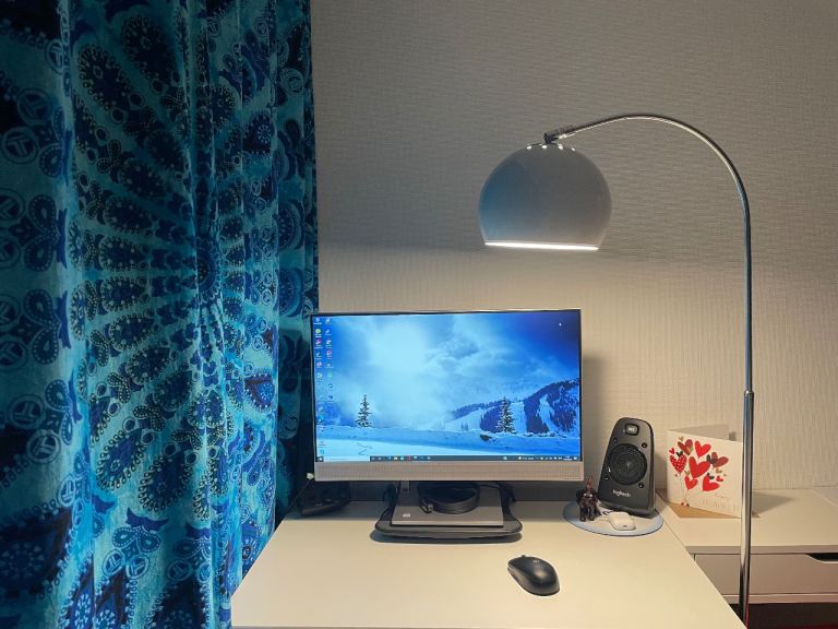 HP Elite One 800 All-in-One PC with Monitor and Speakers – Good Condition