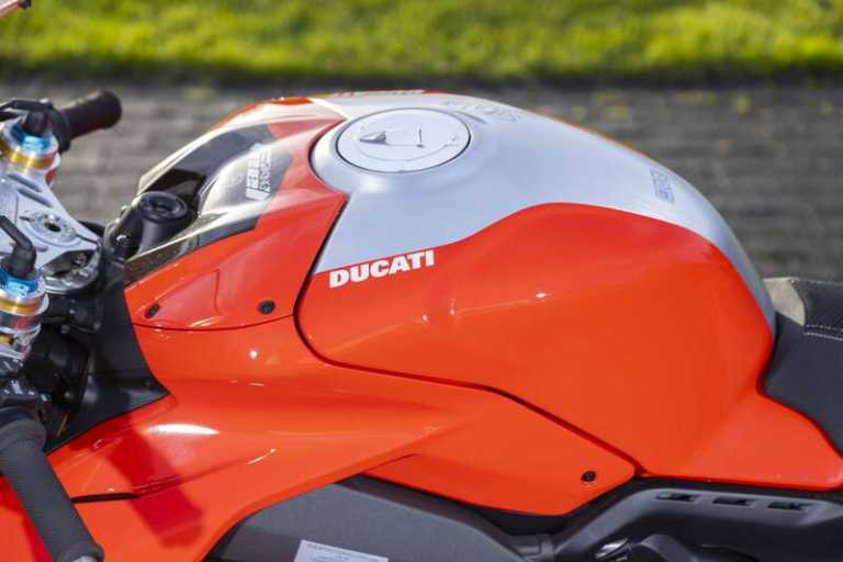  Ducati PANIGALE V4 BAUTISTA WORLD CHAMPIONSHIP REPLICA 11 Manual
