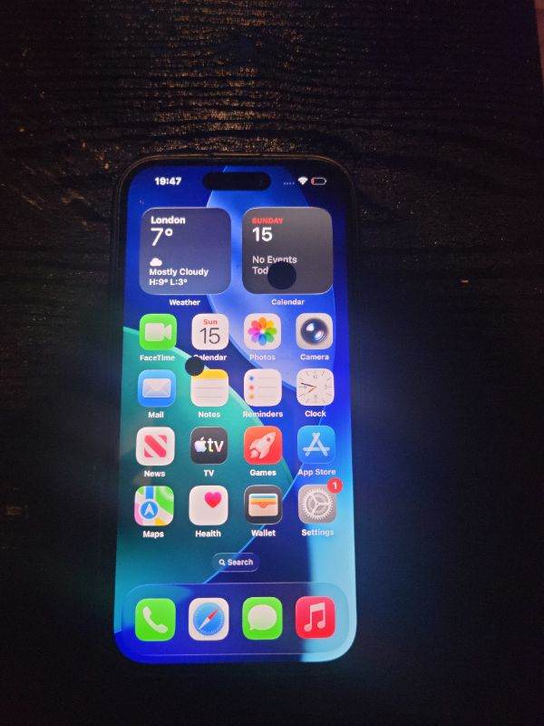 Iphone 15 works perfectly but READ ADD