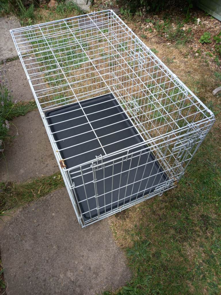Medium dog crate 