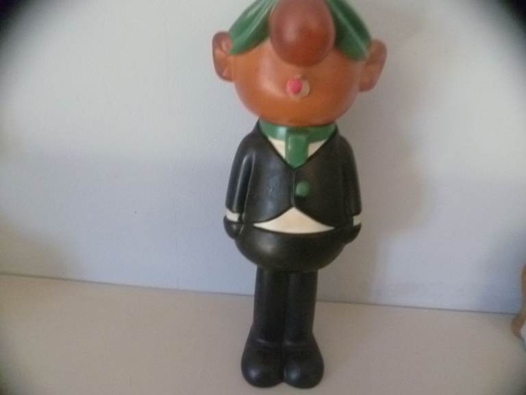 Vintage avon  bottle ornaments perfume aftershave some with contents Andy cap 