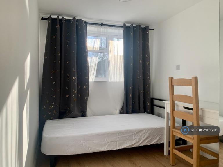 1 bedroom flat in Tiverton Way, Cambridge, CB1 (1 bed) (#2901508)