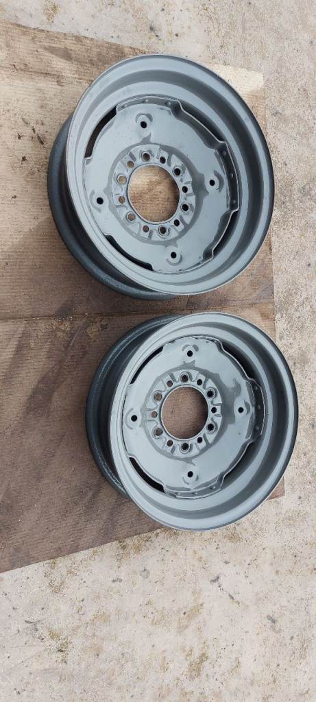 Massey ferguson front wheels mf35 35x 135 