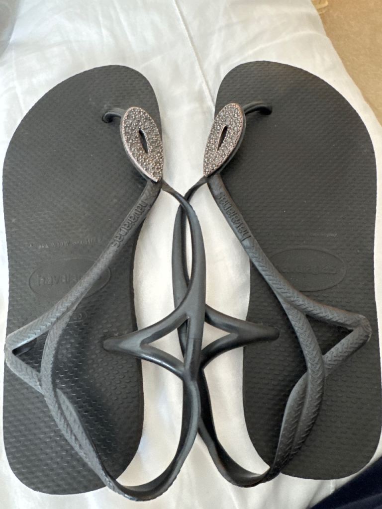 Havaianas size 41/42 black flip flops