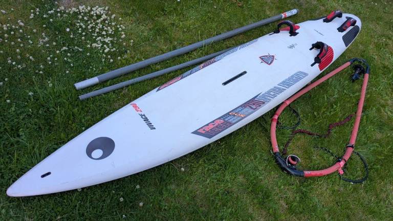 BIC Vivace 290 Windsurfing Package – Performance Slalom Board – 3 Sails Included