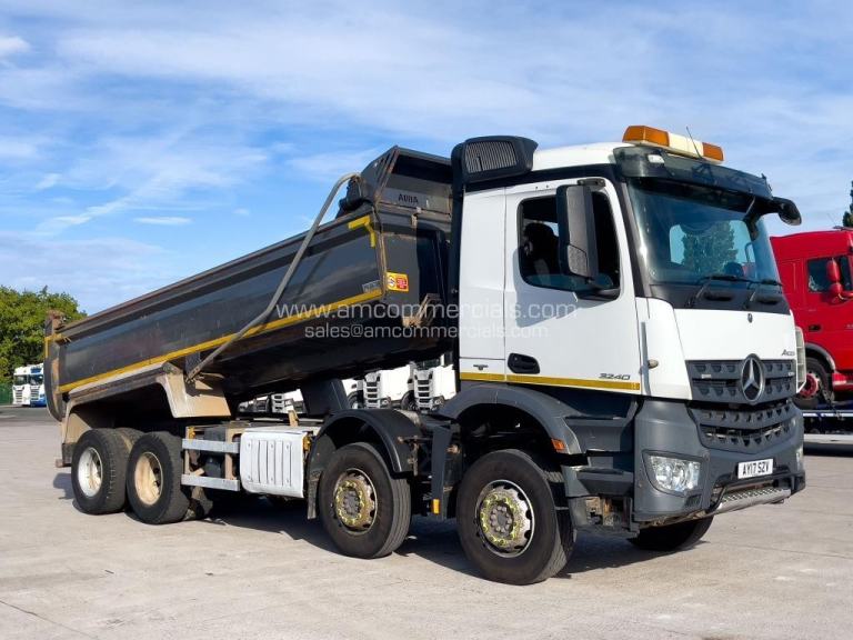 2017 (17) MERCEDES-BENZ AROCS 3240K 8X4 TIPPER