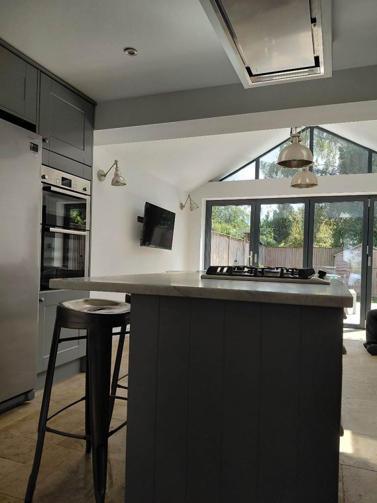 Professional deep cleaning, move in/out cleaning, Airbnb cleaning services, linen hire
